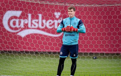 "Beşiktaş'ta Kaleci Alarmı: Mads Hermansen Transferi İçin Düğmeye Basıldı!"