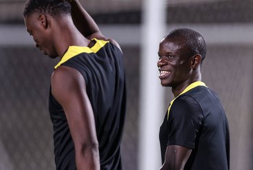 "Transfer Şoku: En-Nesyri ve Kante'nin Süreci Belirsizliğe Sürüklendi!"